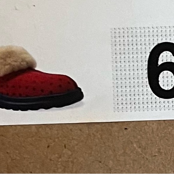 Ugg I heart dream slippers red with hearts brand new never worn - Picture 5 of 5